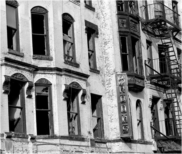 S.R.O.-ROOMS-HARLEM-MATT-WEBER